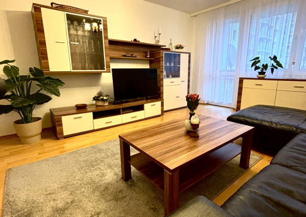 Mirareal-predaj 3.izb.byt Bratislava,Ul.Slatinska