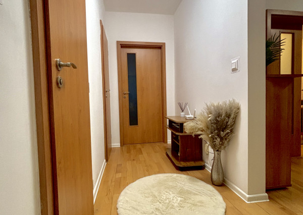 Mirareal-predaj 3.izb.byt Bratislava,Ul.Slatinska