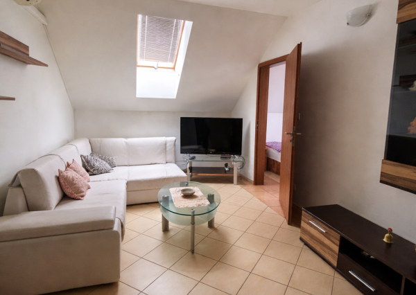 Mirareal, prenájom 2 izb. byt Hlohovec, ul. Hlohová