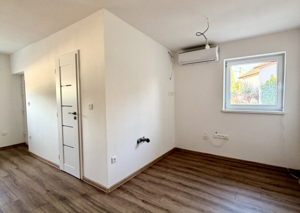 Mirareal-predaj 2.izb rodinný dom so záhradkou