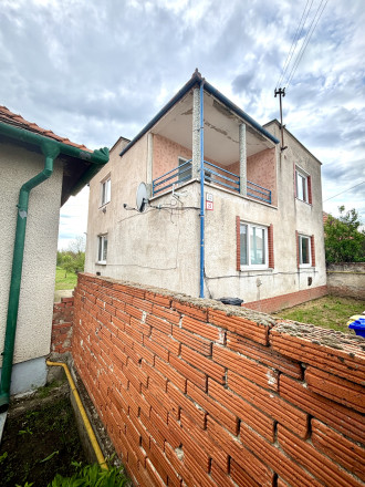Mirareal-predaj rodinný dom 6. izbový, Veľký Cetín - fotografia 1
