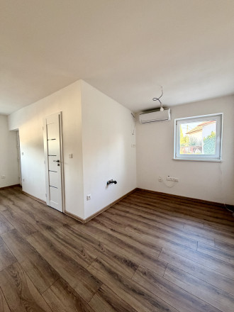 Mirareal-predaj 2.izb rodinný dom so záhradkou - fotografia 6