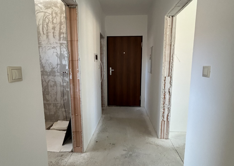 Mirareal-predaj 2. izb. byt Hlohovec 67m2, ul. Rázusova/Radlinského,rezerve