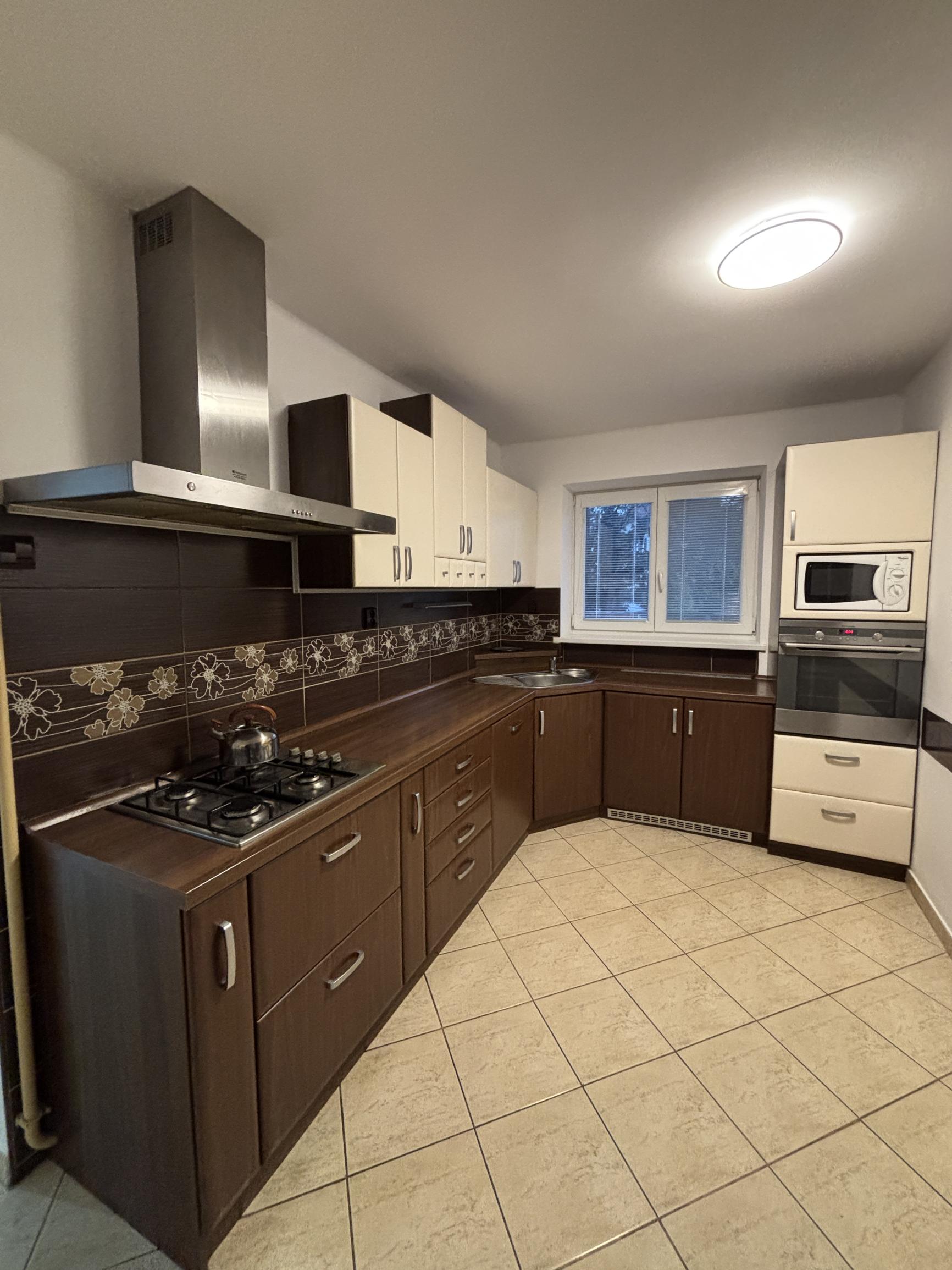 Mirareal-prenájom 3. izb. Hlohovec- R. Dilonga